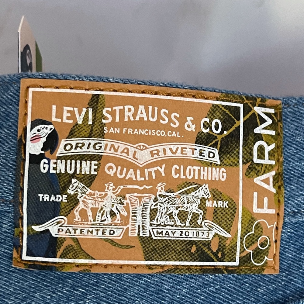 Levi’s X Farm Rio NWT cropped tropical jeans 26 - Picture 7 of 12